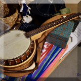 M03. Banjo. 
